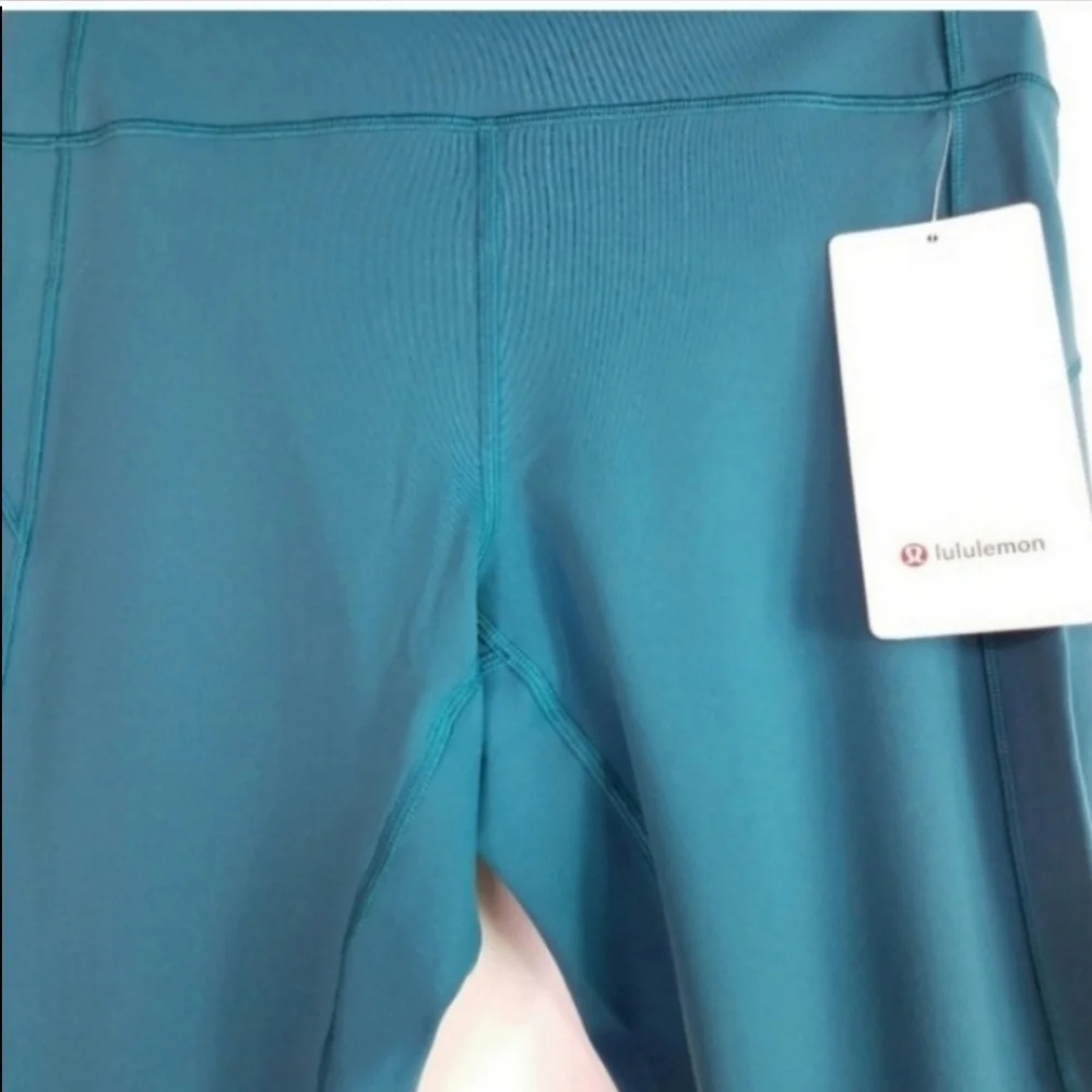 Lululemon In Movement Tight 25" Laguna Size 10 High Rise - Picture 5 of 6